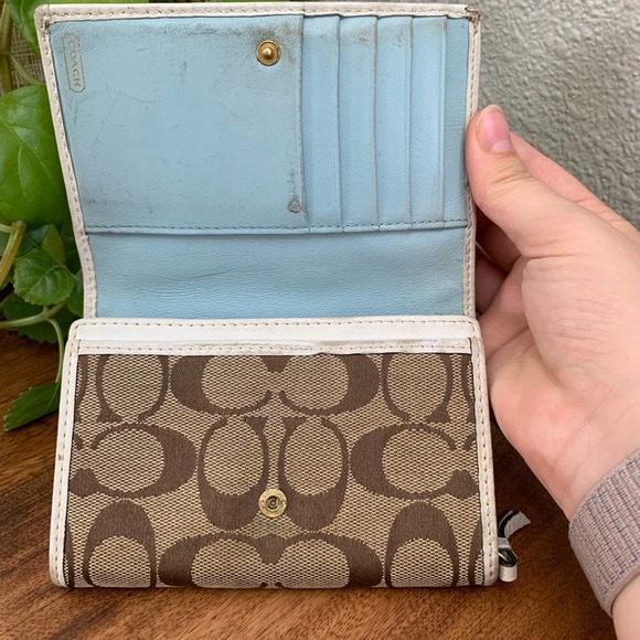Coach white and blue leather fold over wallet - Picture 6 of 8